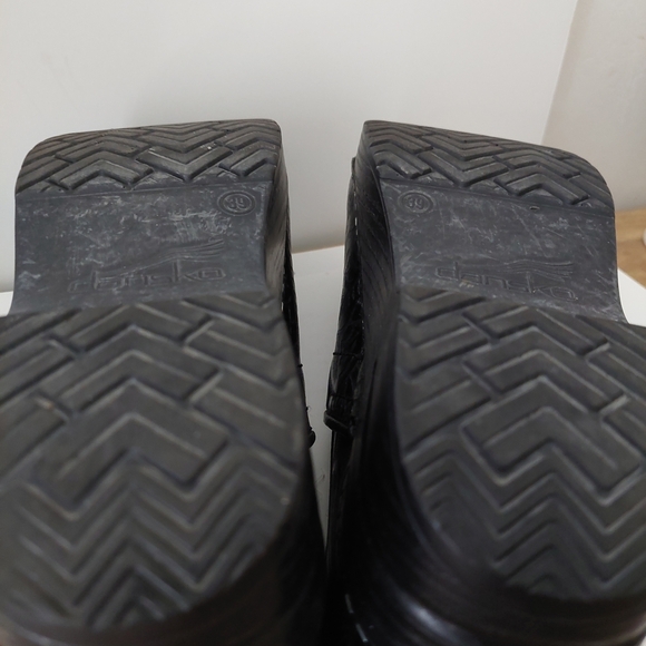 Dansko Tooled Leather Black Clogs Size 39 - Picture 10 of 10